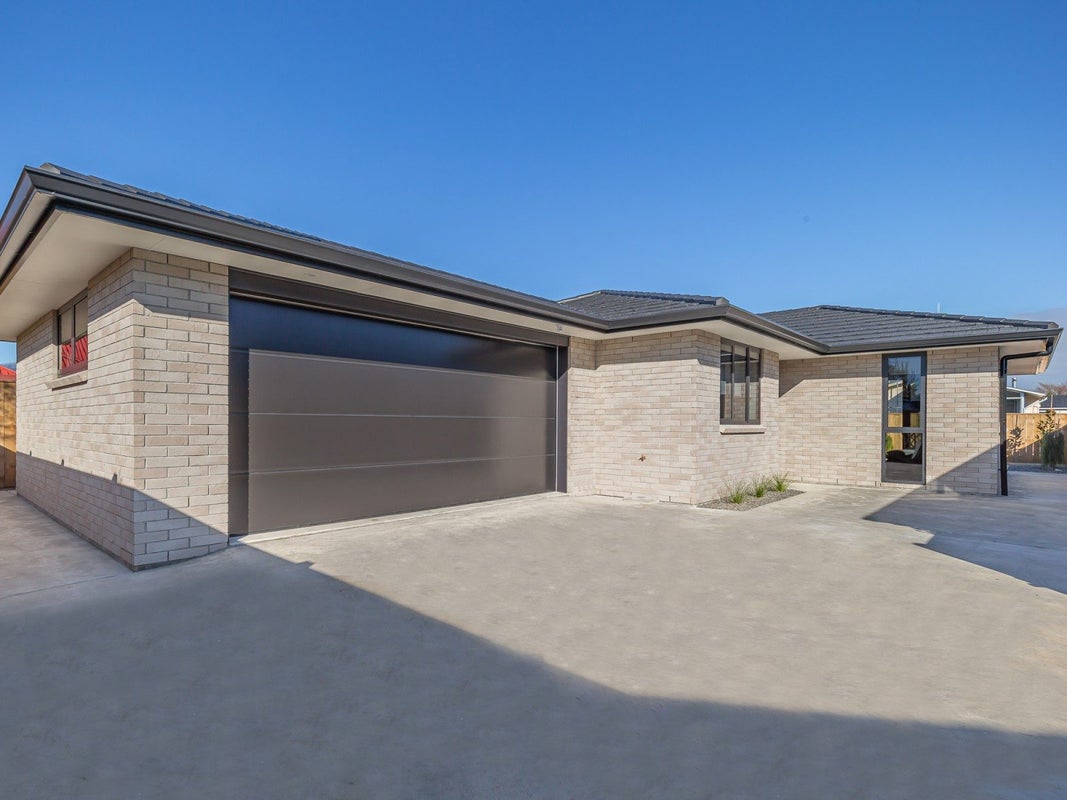 34A Rimu Street, New Lynn, Auckland - Carousel 1