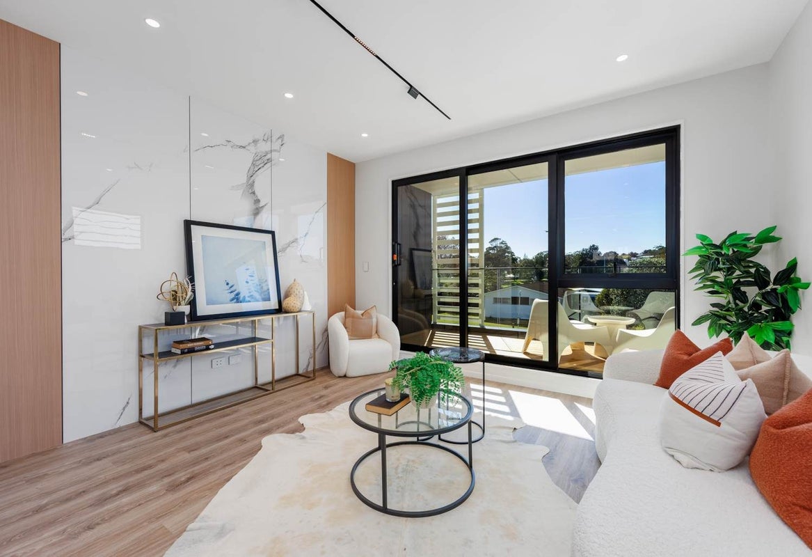 111D Sycamore Drive, Sunnynook, Auckland - Carousel 2