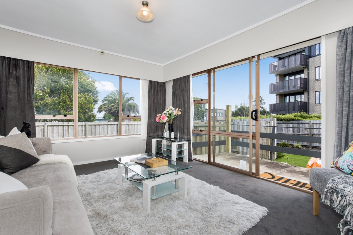 1/24 Alfriston Road, Manurewa East, Auckland - Carousel 2