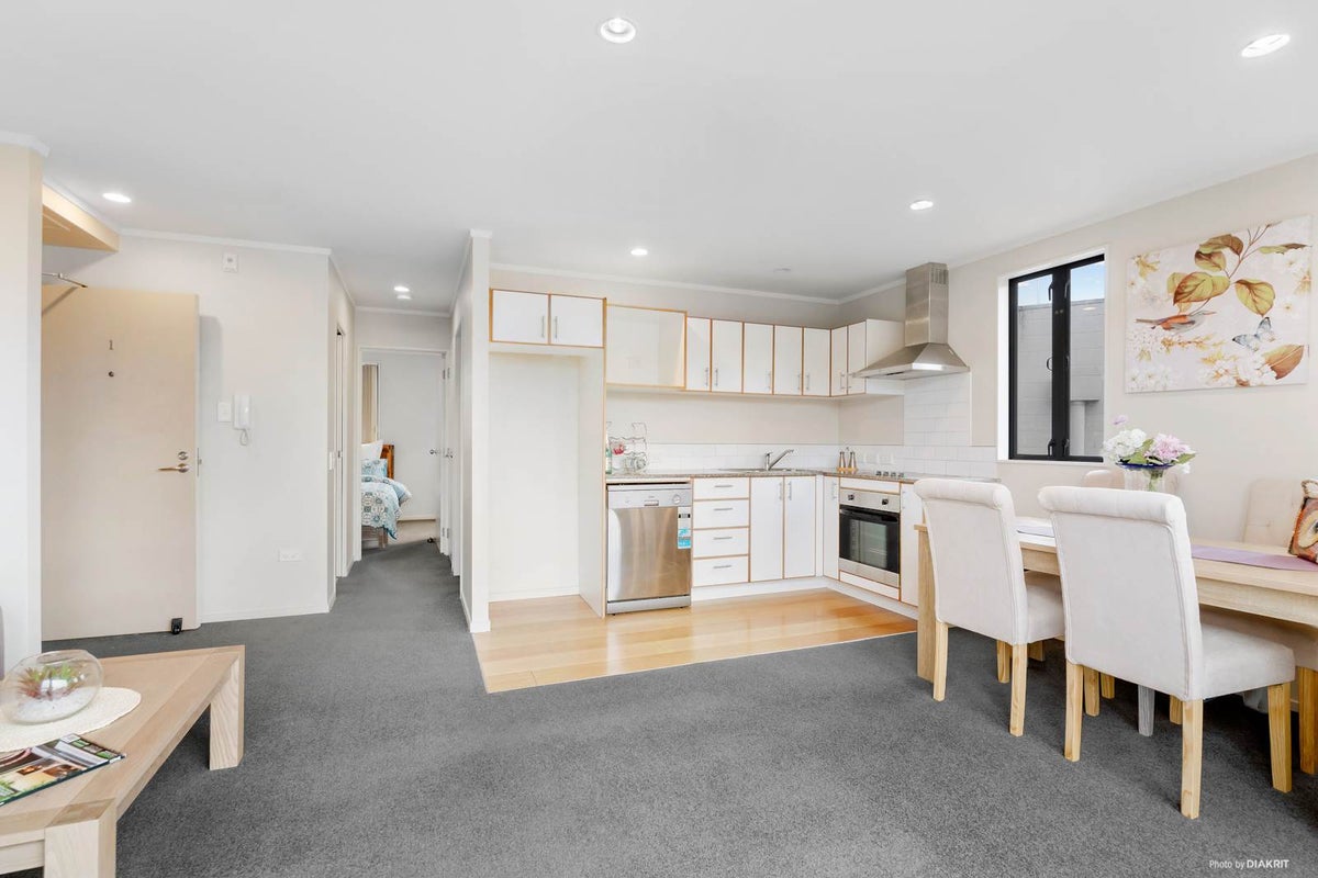 1/22 Normanby Road, Mount Eden, Auckland - Carousel 1