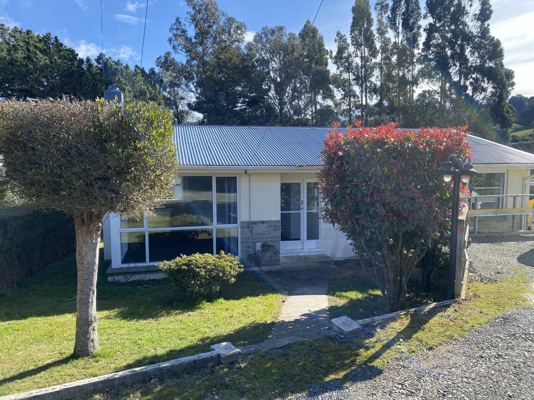 409 Pine Hill Road, Pine Hill, Dunedin - Carousel 1