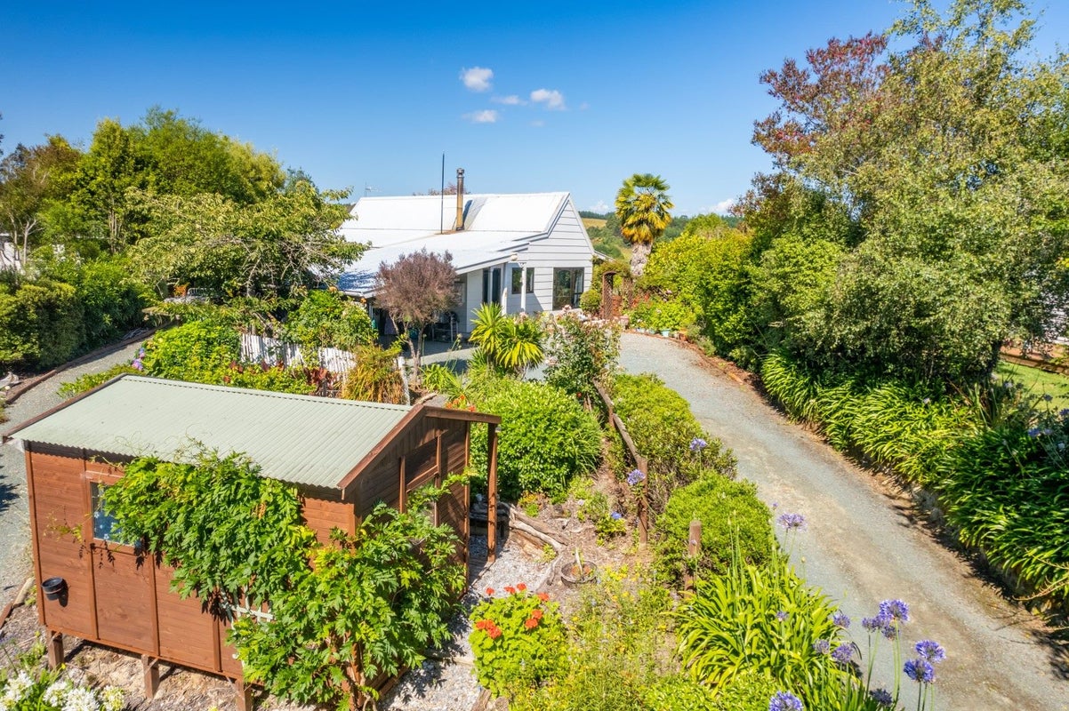 8 Sunrise Valley Road, Upper Moutere - Carousel 2