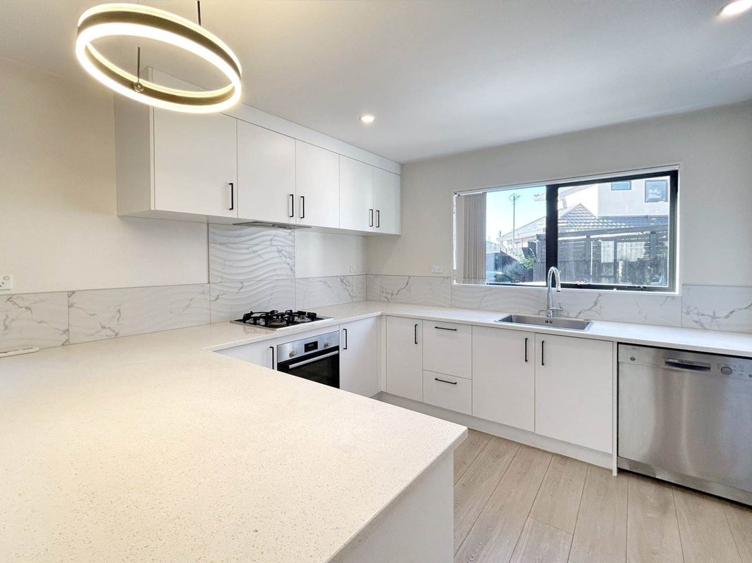 12D Kelwyn Road, Kelston, Auckland - Carousel 2