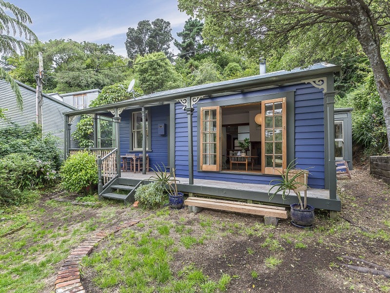 2 Haines Terrace, Aro Valley, Wellington - Carousel 2
