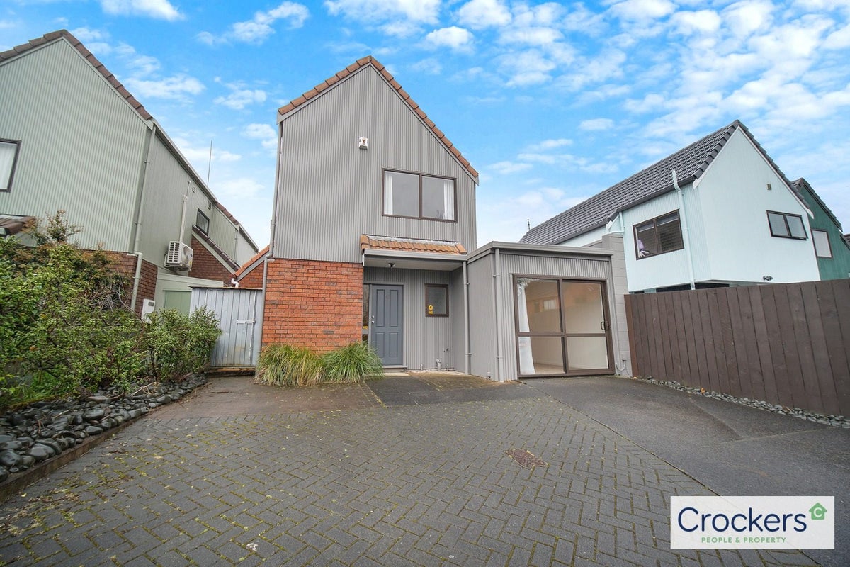 42 Springwood Place, Mount Eden, Auckland - Carousel 12