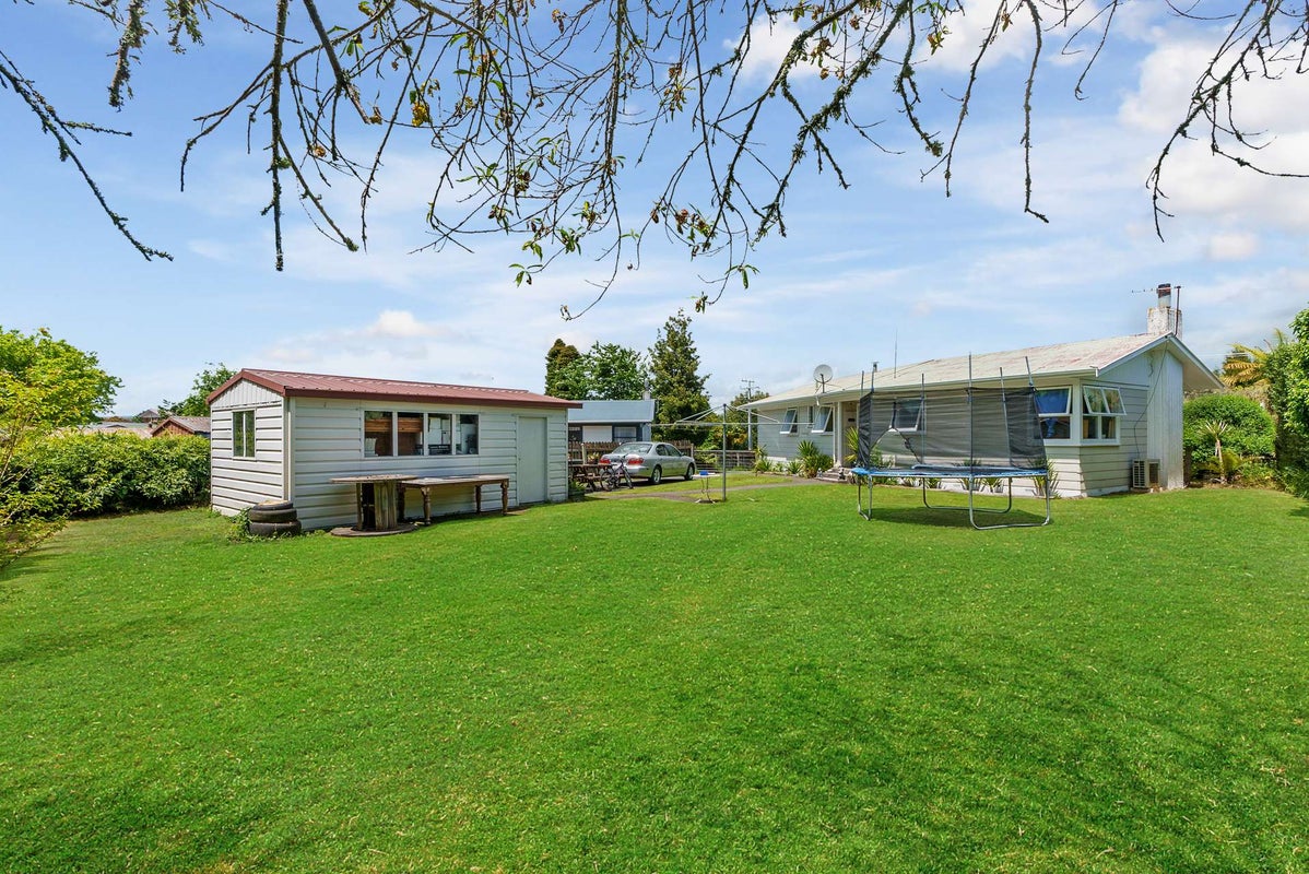 24 Lisa Crescent, Mangakakahi, Rotorua - Carousel 2