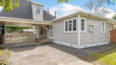 19 Poole Crescent, Wainuiomata, Lower Hutt - Carousel 1
