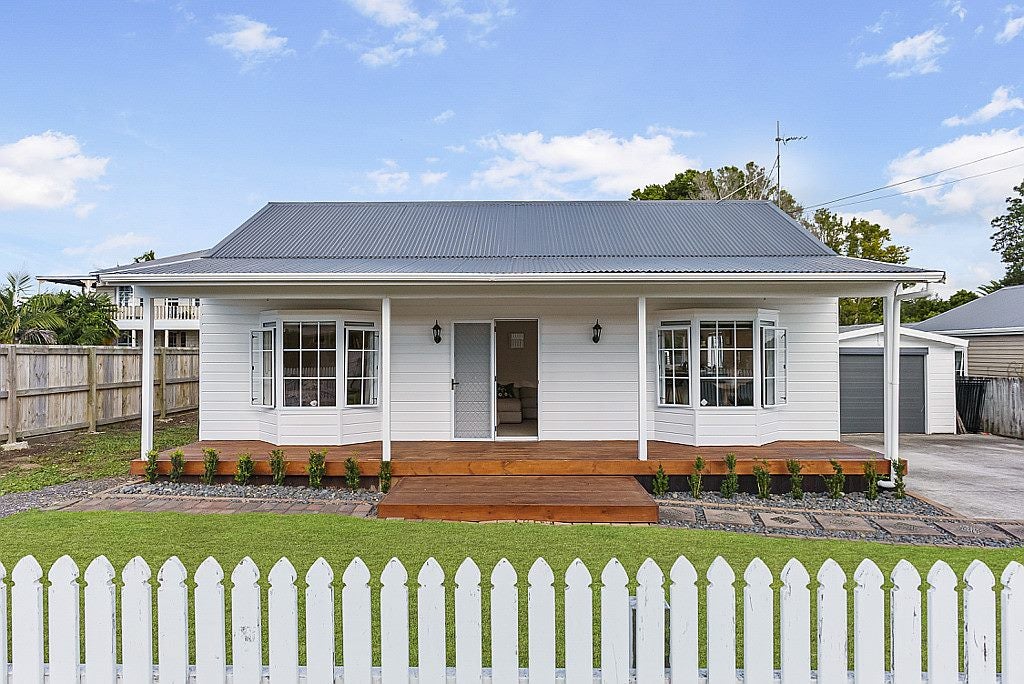 33 Third View Avenue, Beachlands, Auckland - Carousel 1