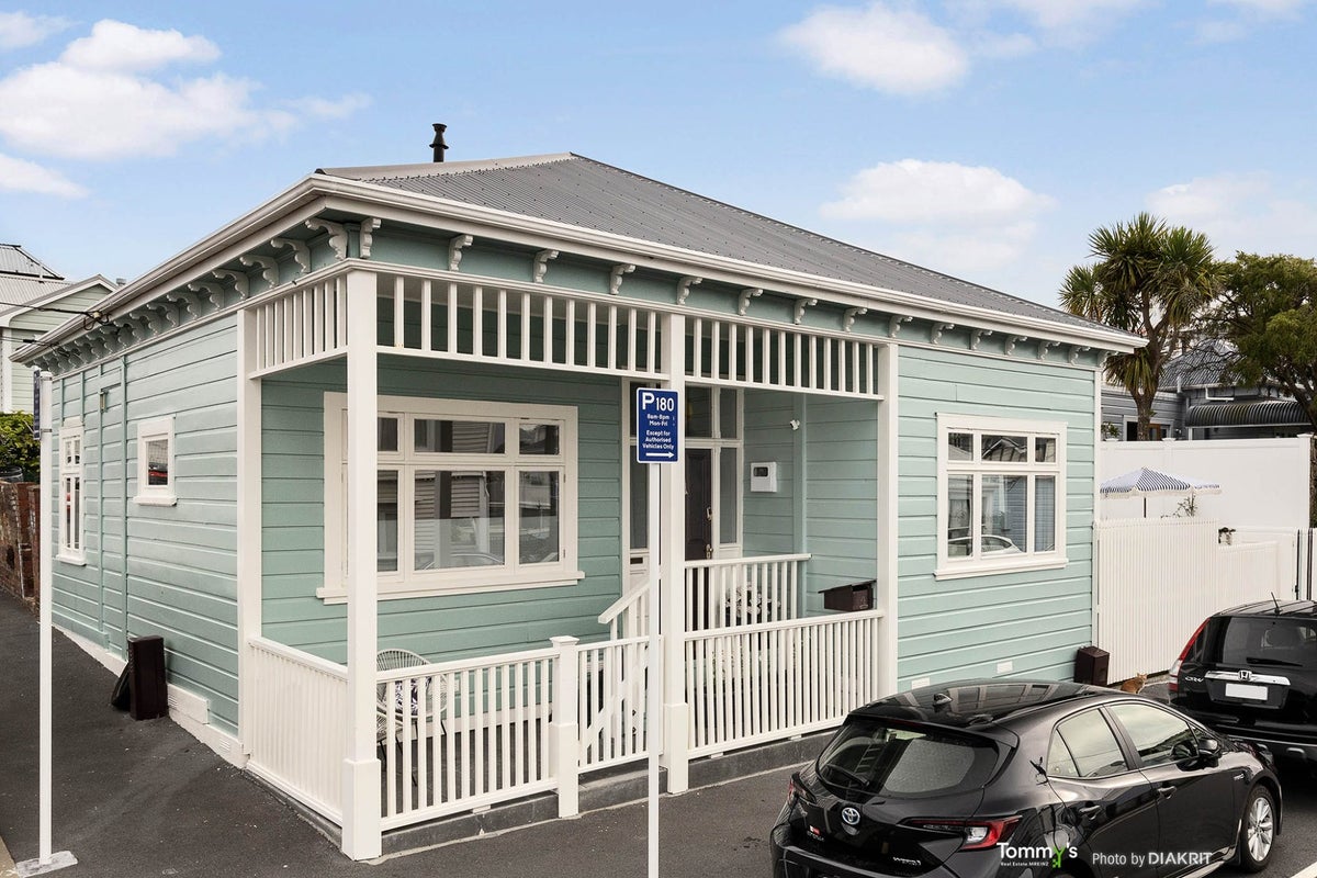 4 Millward Street, Newtown, Wellington - Carousel 1