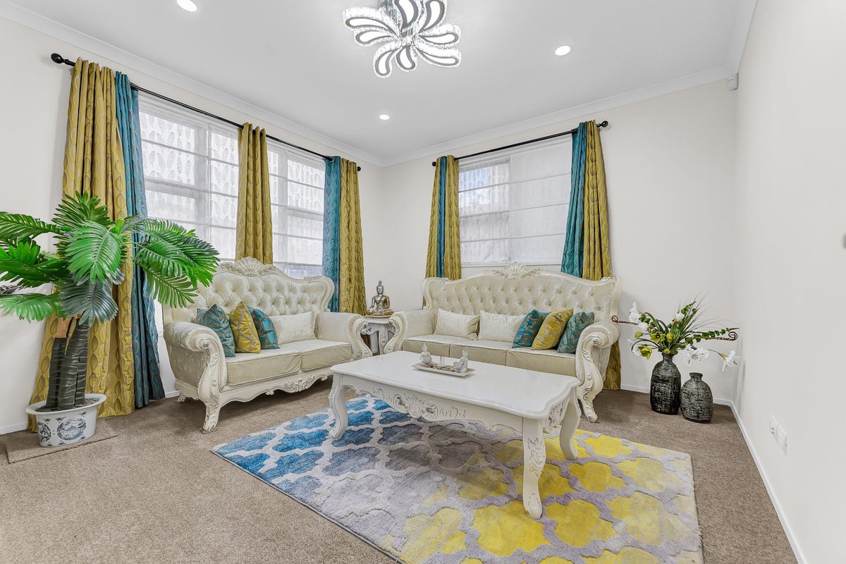 5 Tinaku Road, Flat Bush, Auckland - Carousel 1