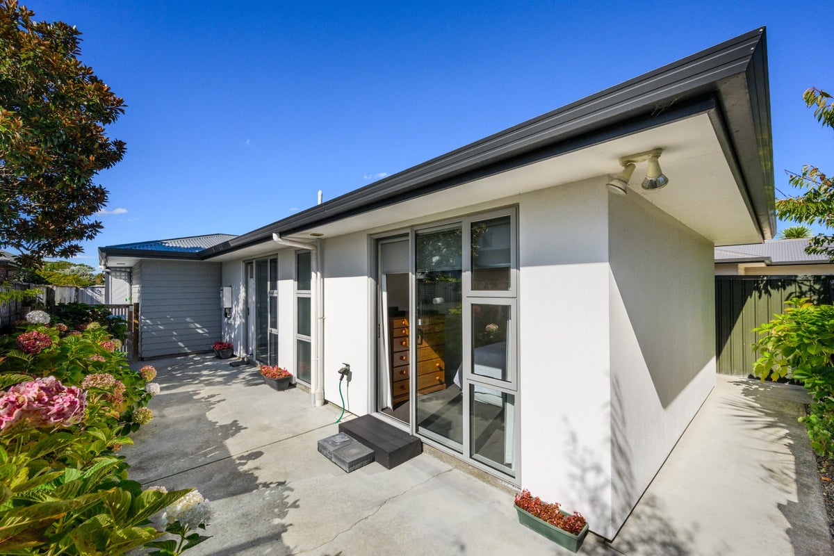 65B Albert Street, Palmerston North, Palmerston North - Carousel 1