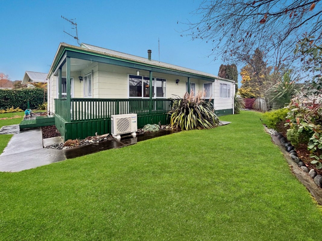 17 Epping Place, Richmond Heights, Taupo - Carousel 1