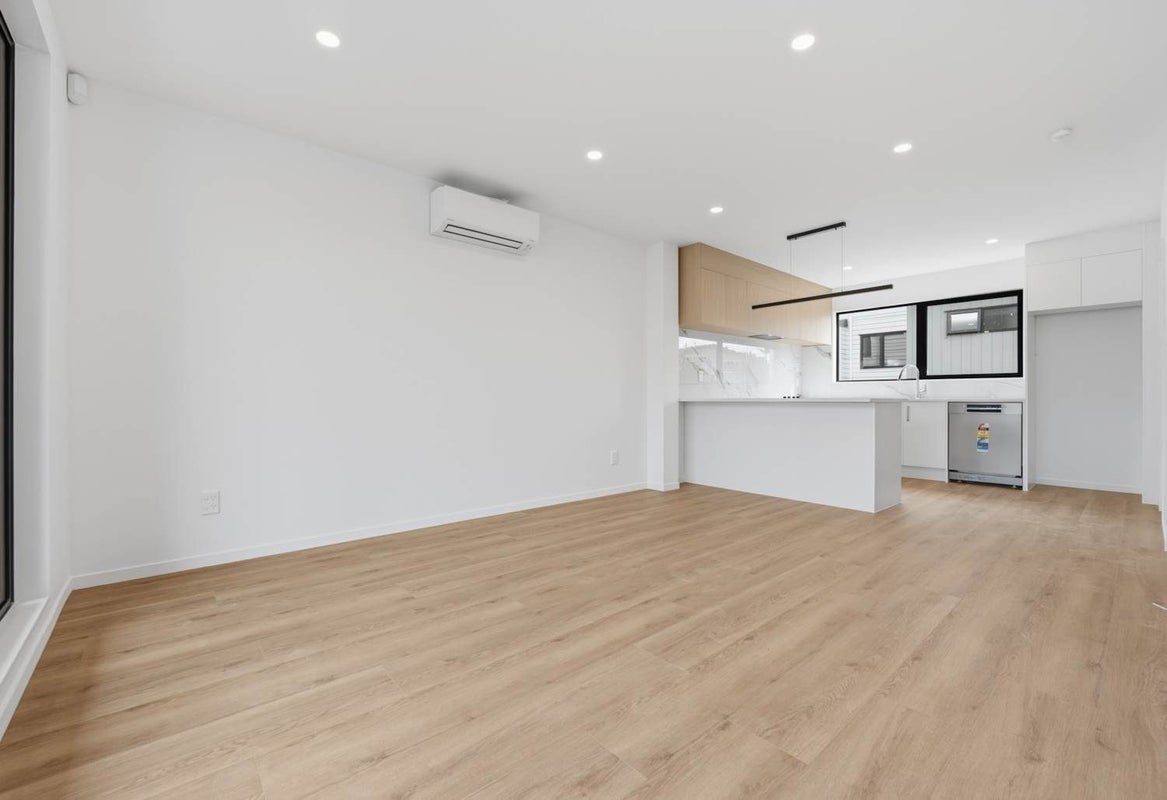 3/201 Sunnynook Road, Wairau Valley, Auckland - Carousel 2