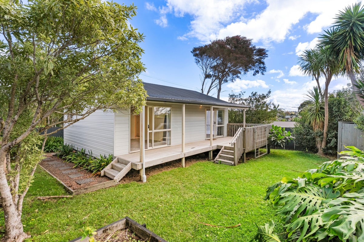 95 Ocean View Road, Hillcrest, Auckland - Carousel 1