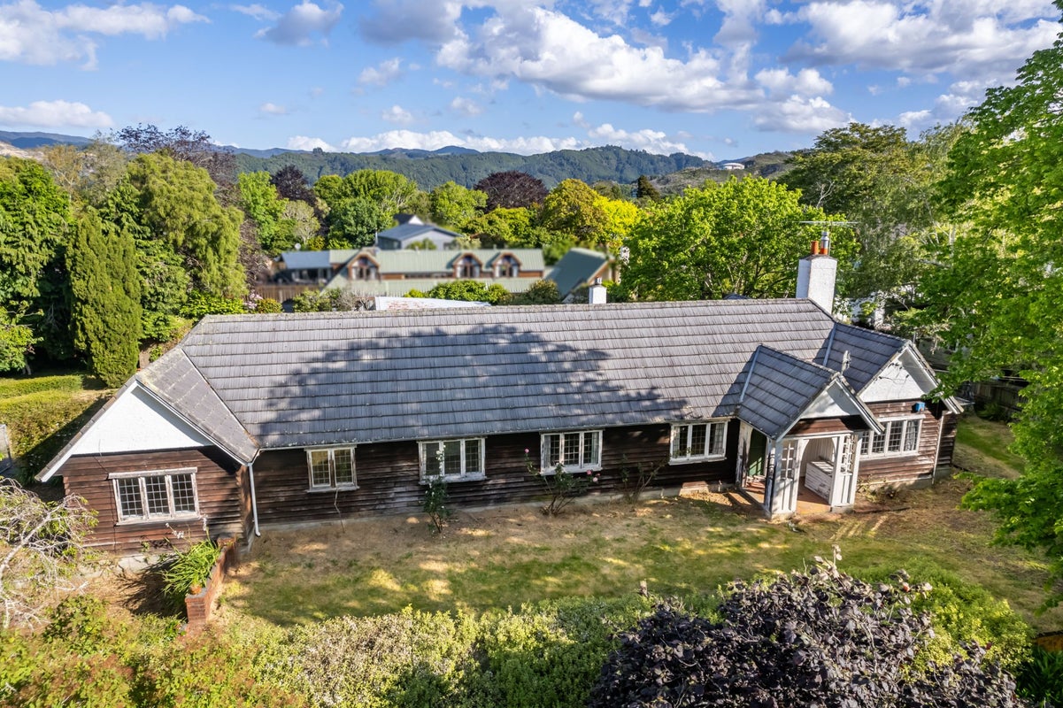 29 Barton Road, Heretaunga, Upper Hutt - Carousel 1