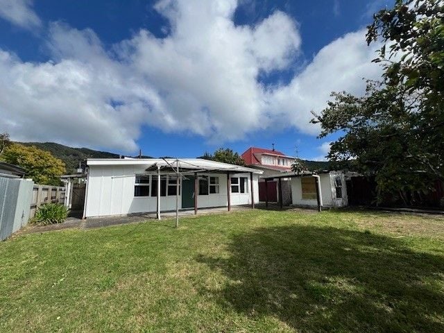 44 Totara Street, Wainuiomata, Lower Hutt - Carousel 2