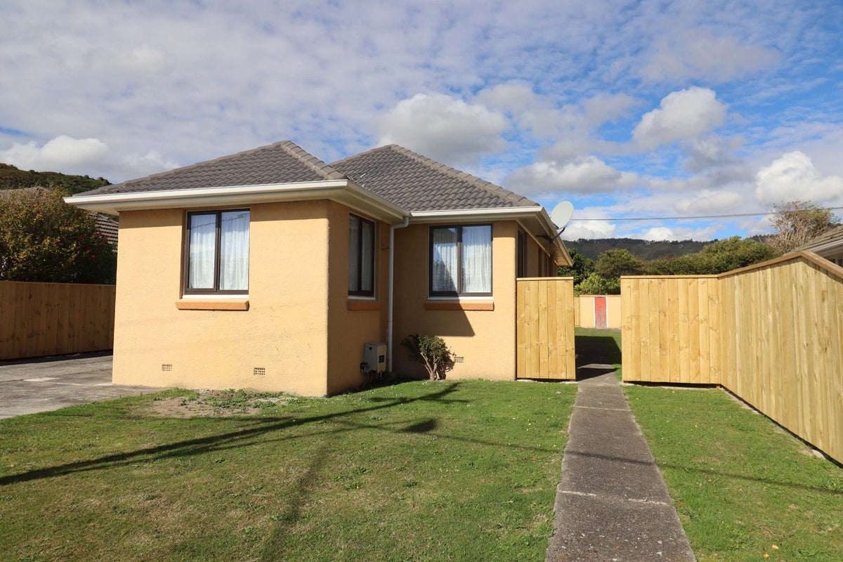384 Cambridge Terrace, Naenae, Lower Hutt - Carousel 1