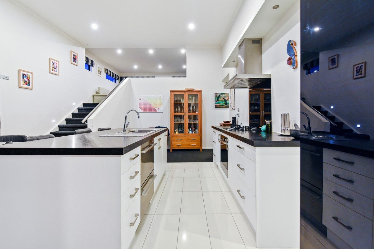 20 Castleton Way, Flagstaff, Hamilton - Carousel 2
