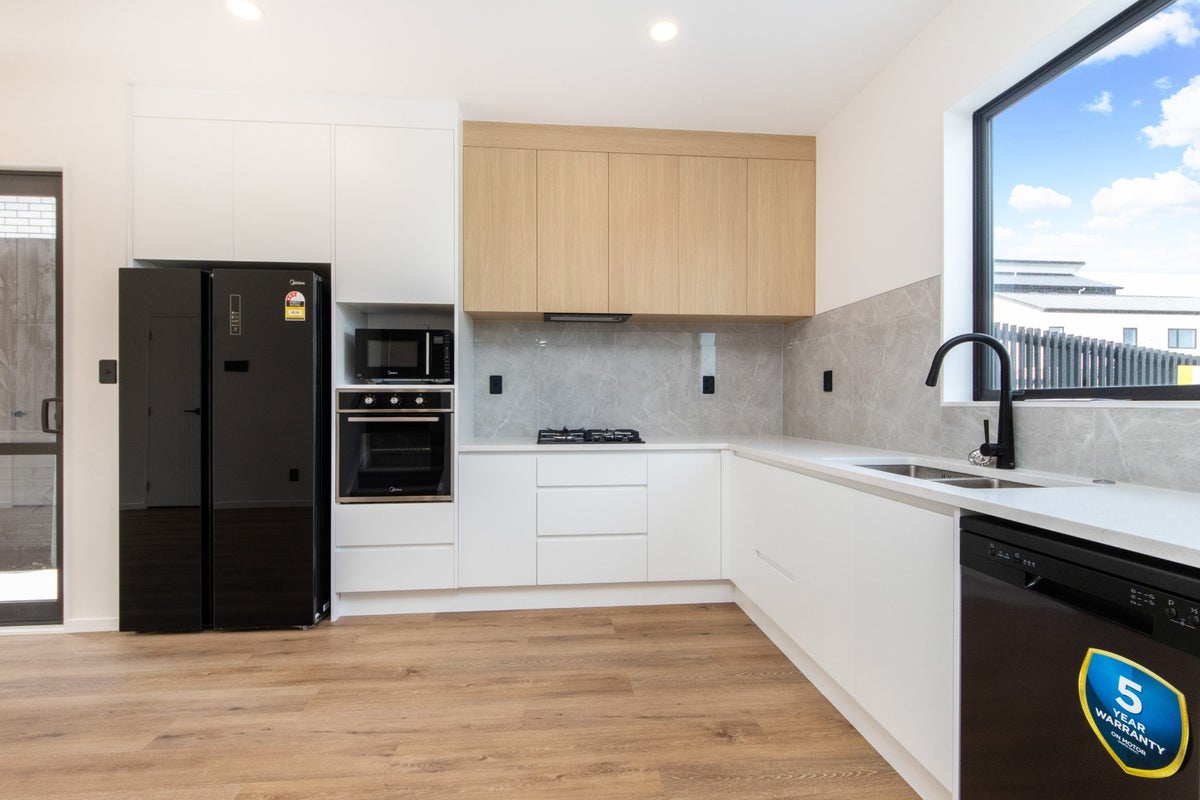 86 Biokovo Street, Massey, Auckland - Carousel 2