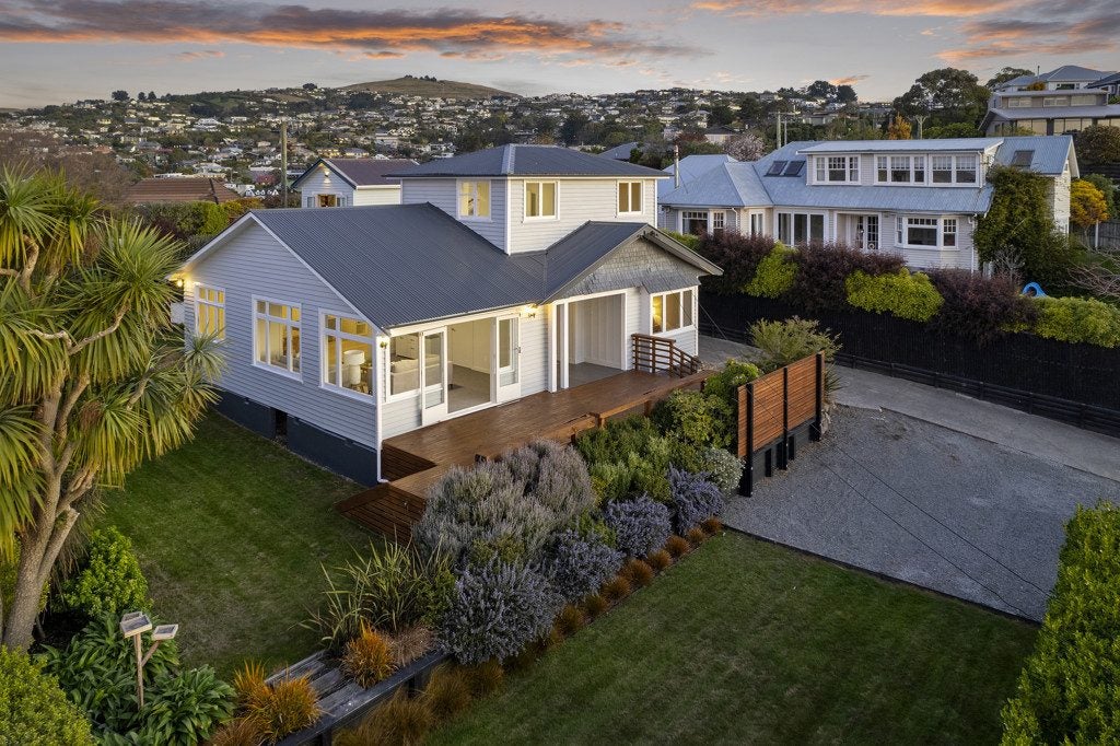 87 St Andrews Hill Road, Mount Pleasant, Christchurch - Carousel 1