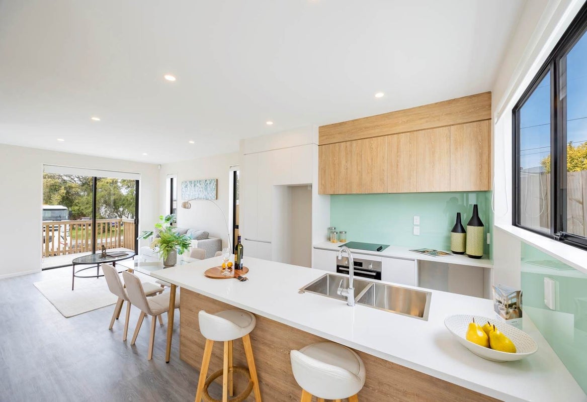 1/36 Tiroroa Avenue, Te Atatu South, Auckland - Carousel 1