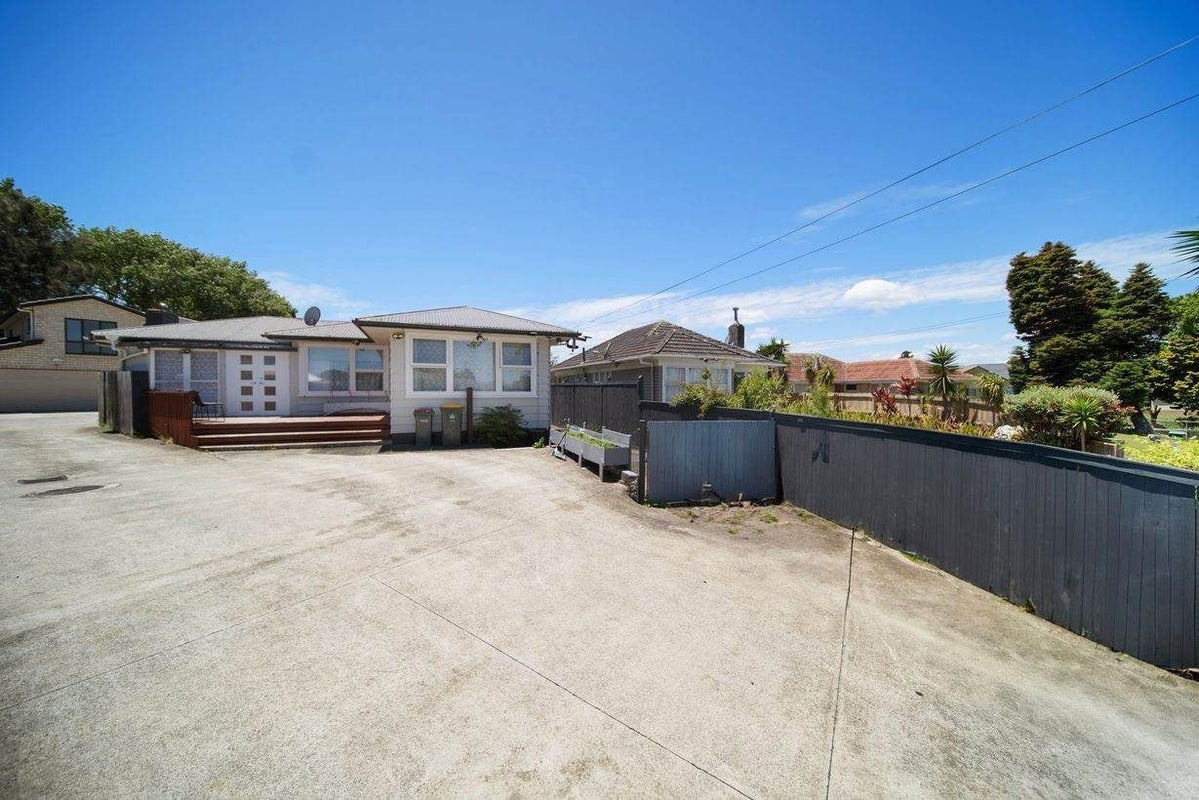 9 Malcolm Place, Mangere East, Auckland - Carousel 1