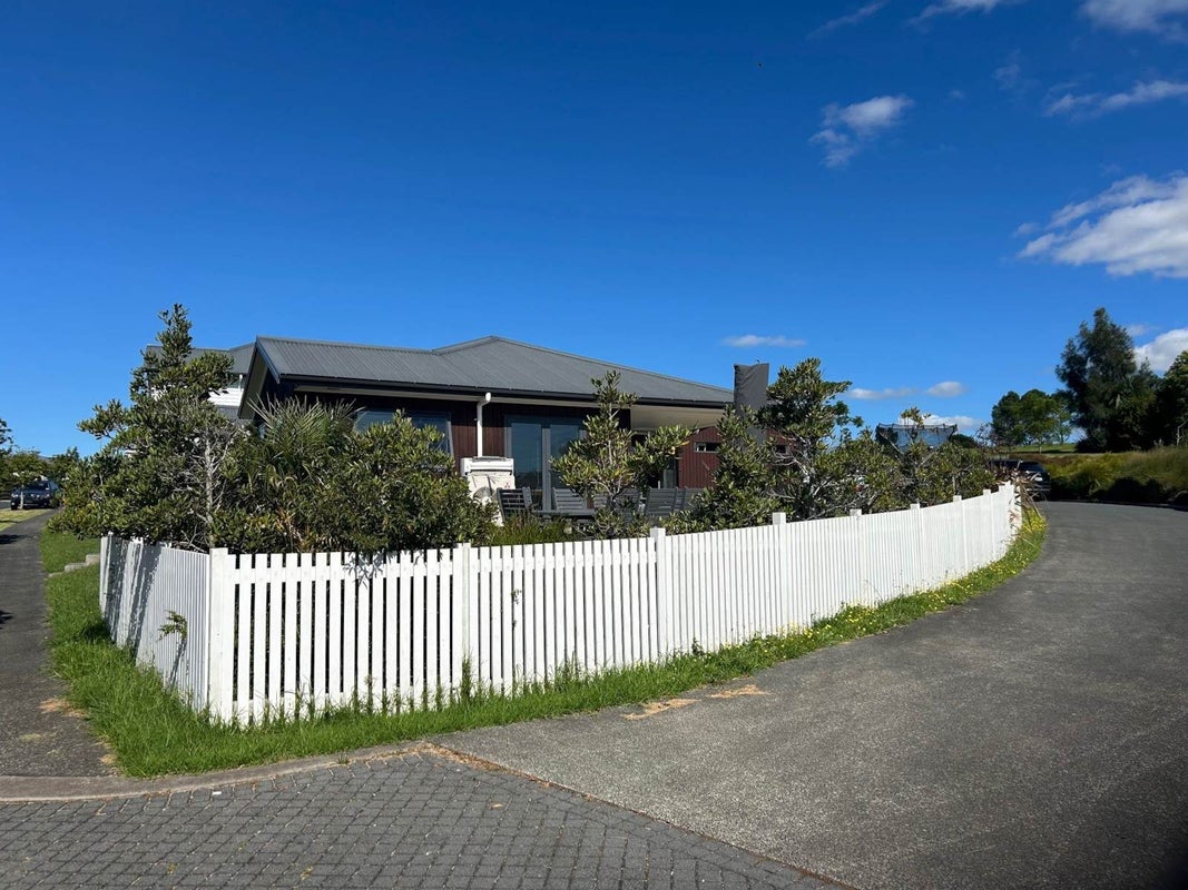 1 Oioi Lane, Helensville - Carousel 28