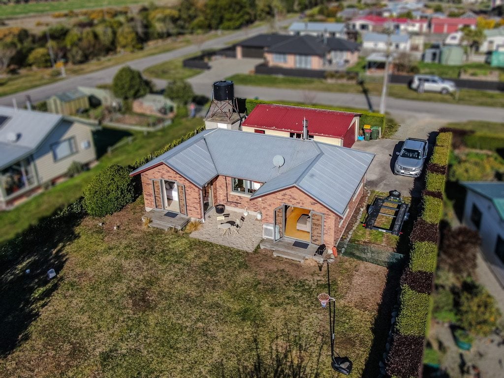 4 White Street, Glenavy, Waimate - Carousel 1