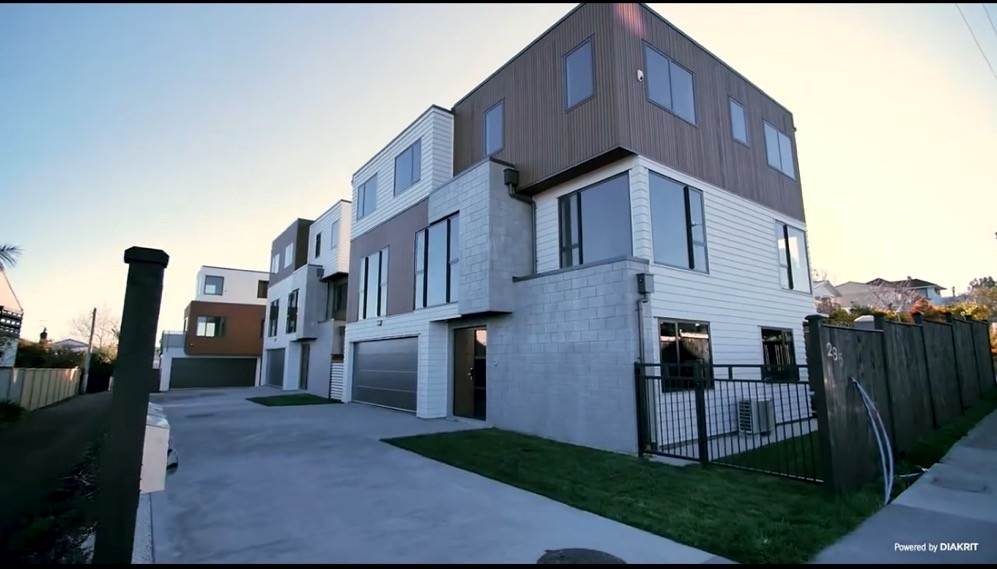 2/285 West Tamaki Road, Wai O Taiki Bay, Auckland - Carousel 1