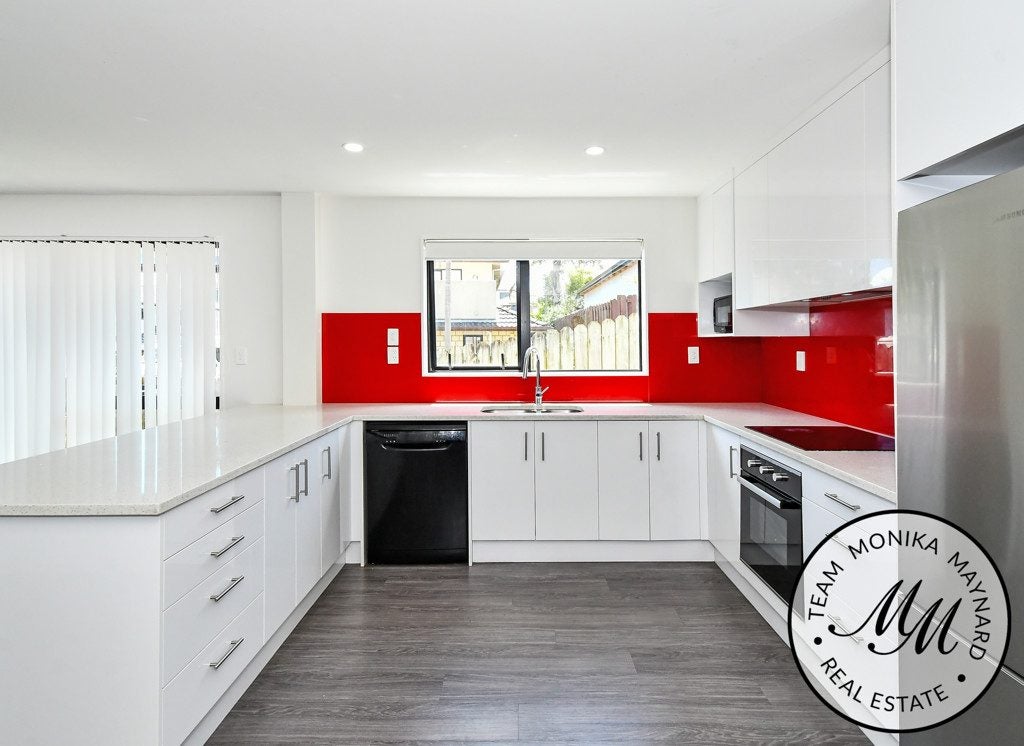 4A Figtree Terrace, Goodwood Heights, Auckland - Carousel 1