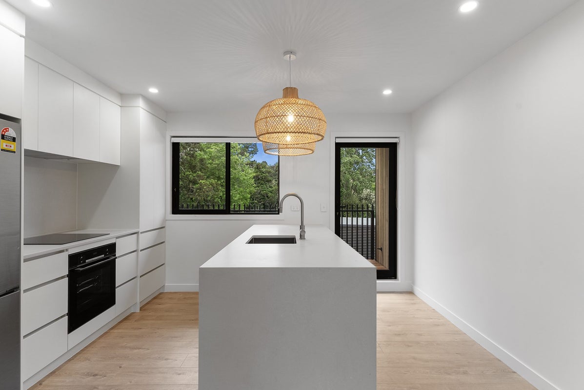 2/47 Taipari Road, Te Atatu Peninsula, Auckland - Carousel 2