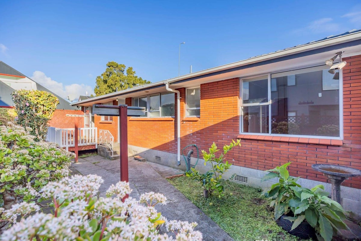 2 Ferguson Avenue, Greenlane, Auckland - Carousel 2