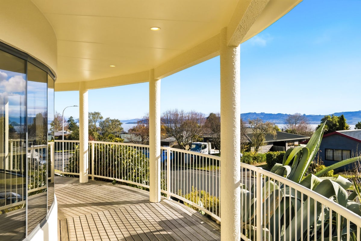 45 Arrowsmith Avenue, Waipahihi, Taupo - Carousel 2