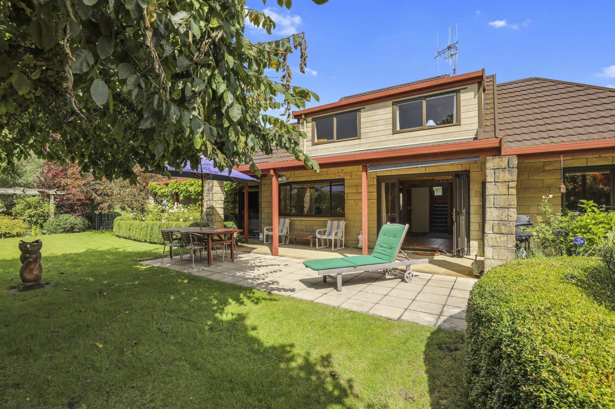 1 Boojum Dell, Kinloch, Taupo - Carousel 1