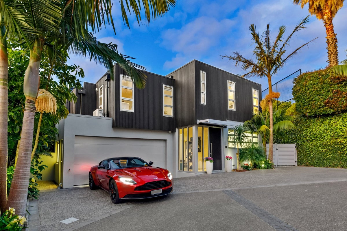 38B Bay Road, St Heliers, Auckland - Carousel 1