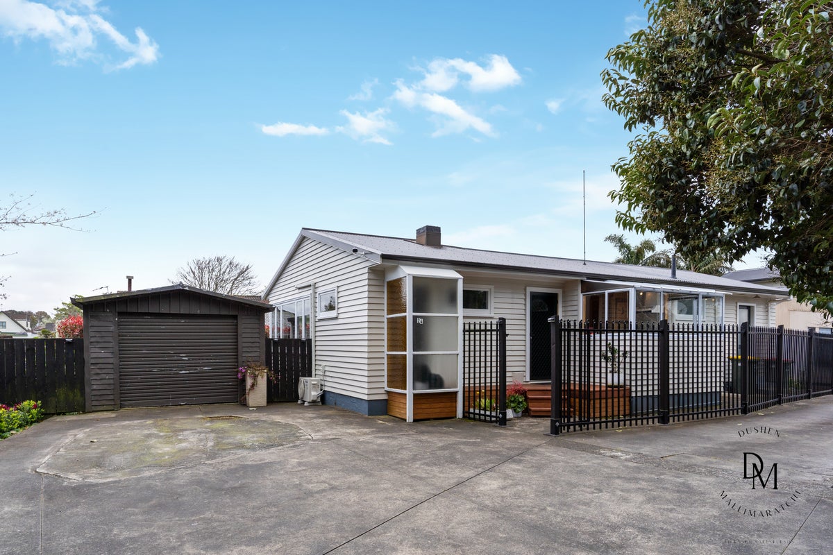 24A Blanes Road, Weymouth, Auckland - Carousel 17