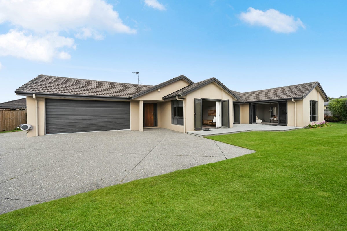 15 Winslow Court, Huntington, Hamilton - Carousel 1
