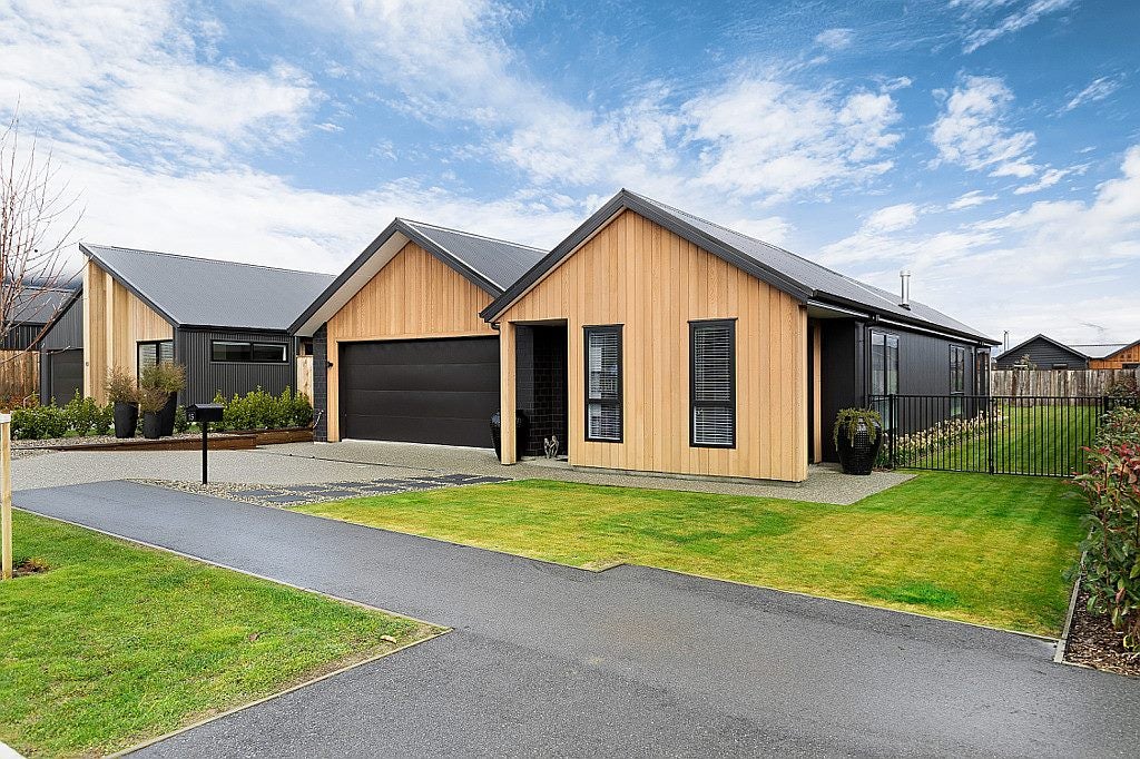15 Ward Street, Jacks Point, Queenstown - Carousel 1