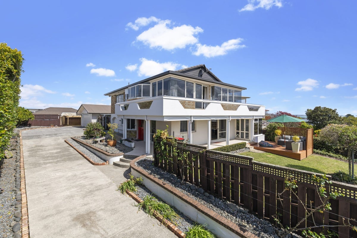 46 Karaka Road, Beachlands, Auckland - Carousel 1