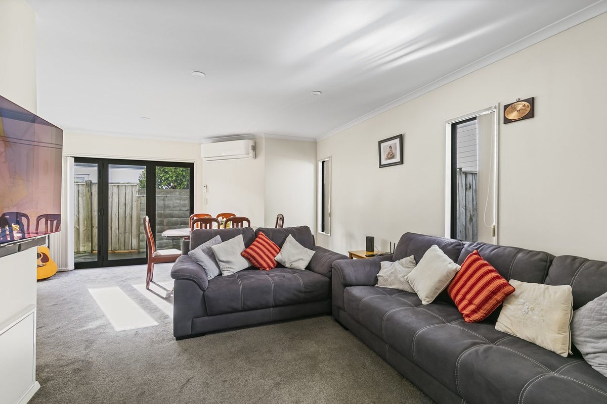 164B Newlands Road, Newlands, Wellington - Carousel 2