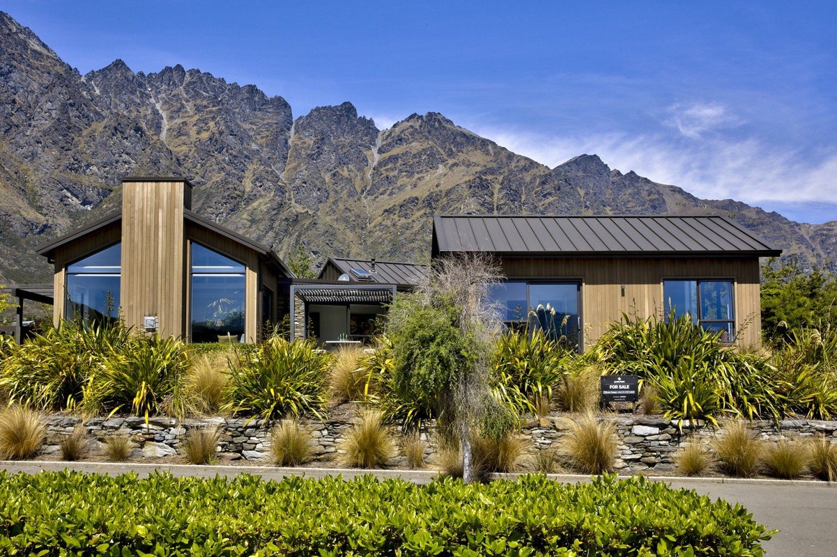 14 Kerrera Lane, Jacks Point, Queenstown - Carousel 1