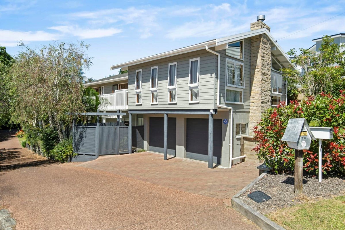 22 Killarney Avenue, Torbay, Auckland - Carousel 1