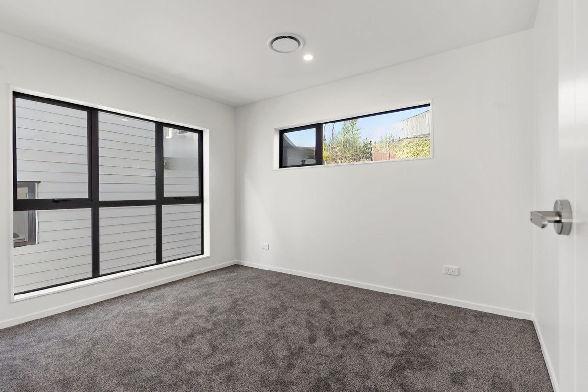 84E Whitney Street, New Windsor, Auckland - Carousel 2