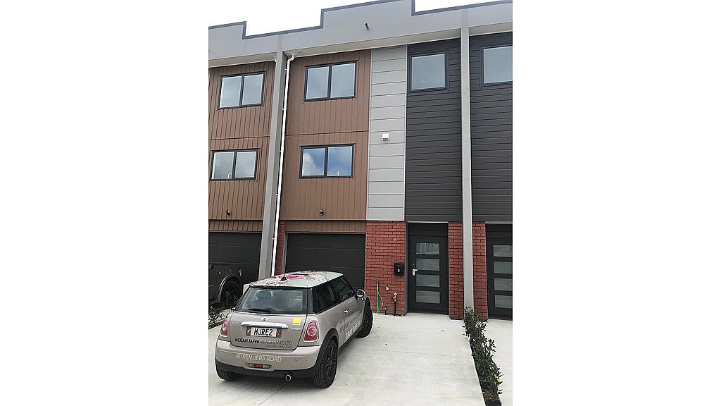 1 Meritage Lane, Te Atatu South, Auckland - Carousel 1
