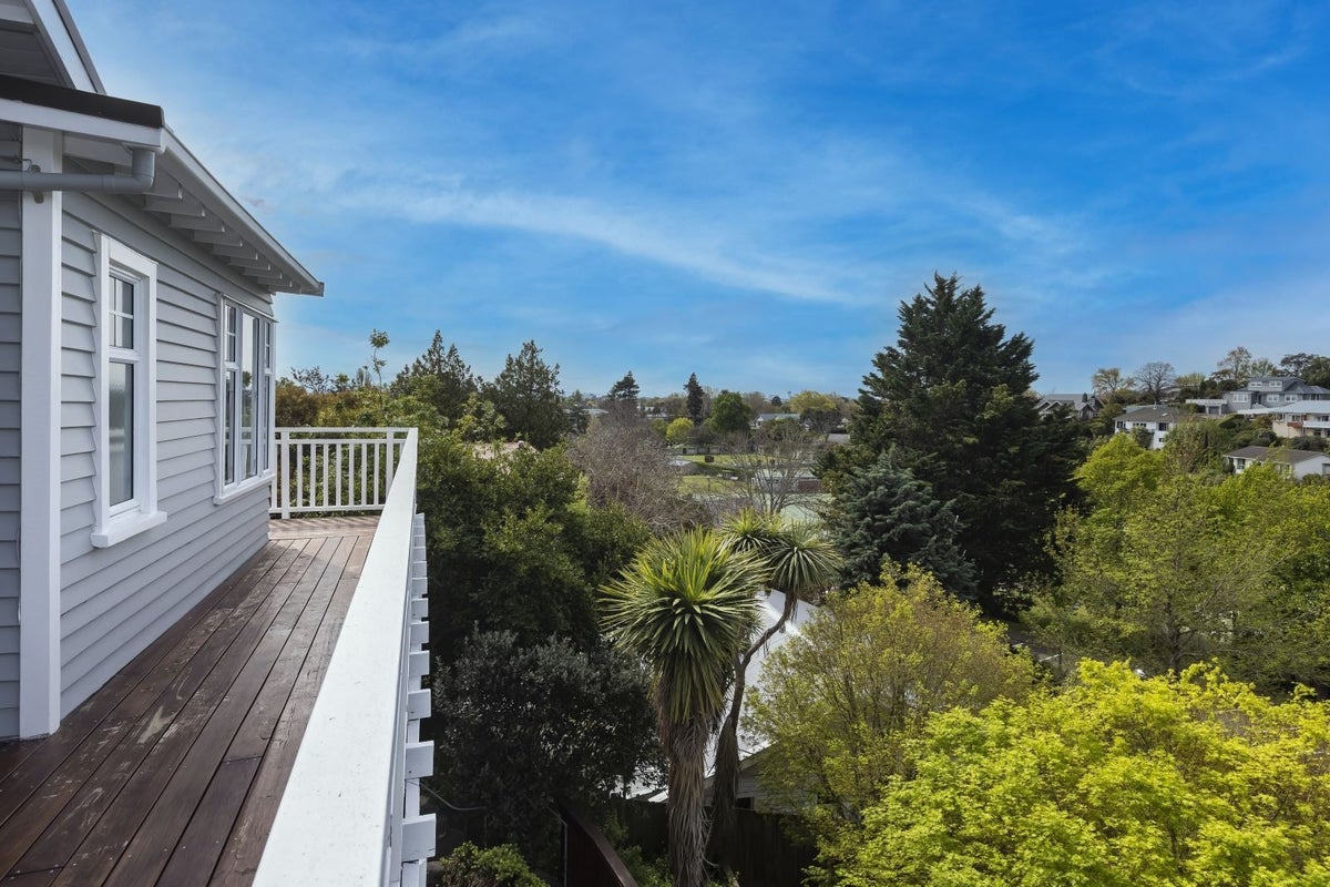 18 Valley Road, Cashmere, Christchurch - Carousel 1