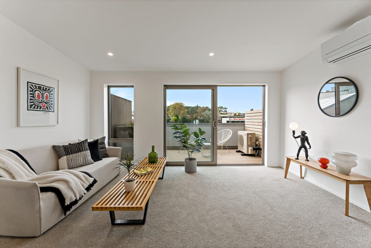 10/4 Norana Avenue, Remuera, Auckland - Carousel 1