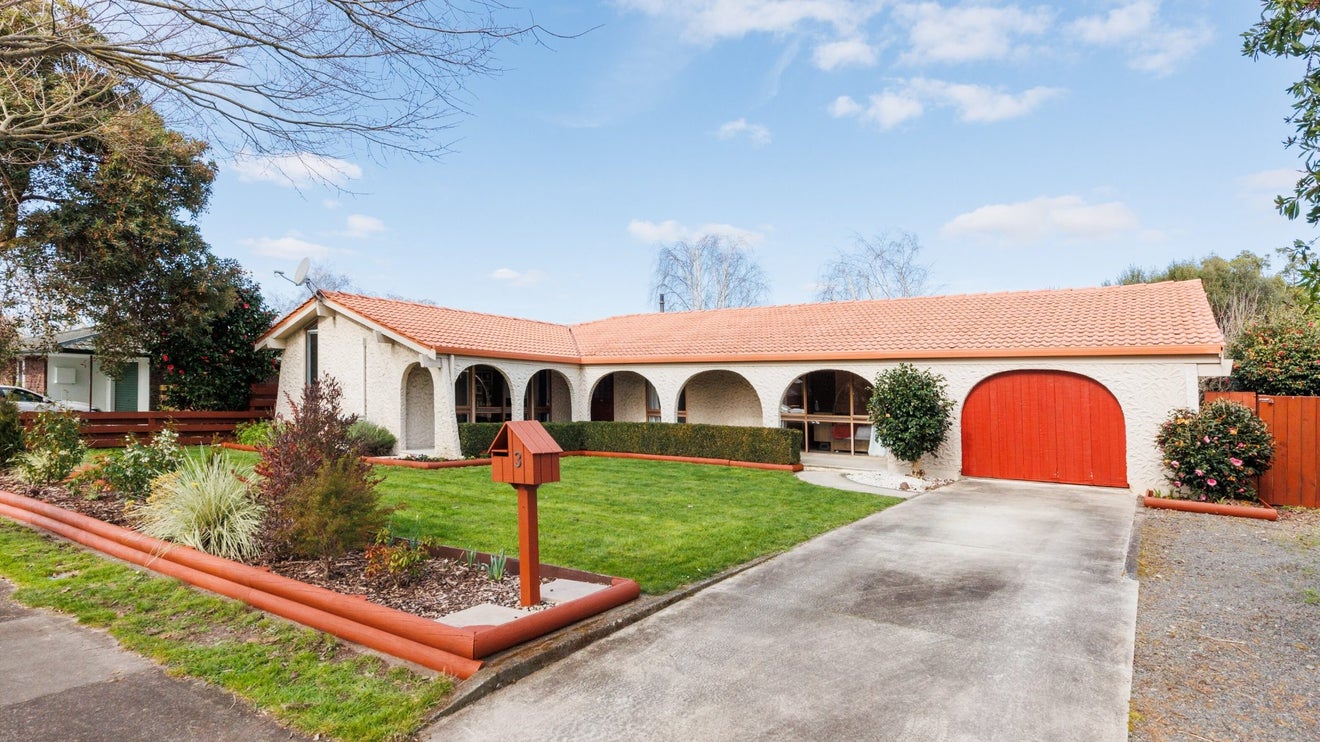 3 Carter Crescent, Awapuni, Palmerston North - Carousel 1