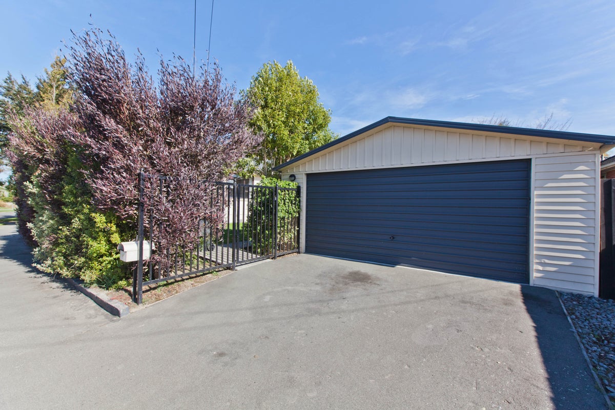 17 Pinehurst Crescent, Russley, Christchurch - Carousel 11