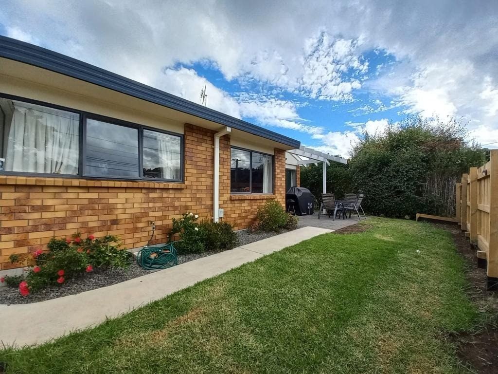 8 Lynwood Place, Brookfield, Tauranga - Carousel 1