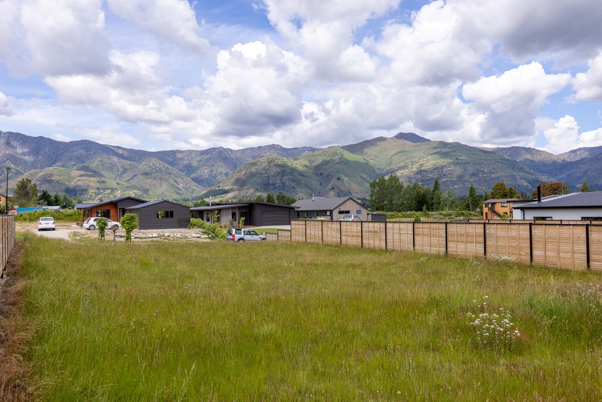17 Sarges WAY, Wanaka - Carousel 1